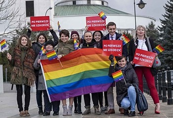 Vers l’interdiction des « thérapies de conversion » en Pologne