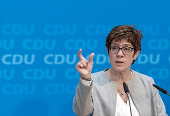 Allemagne : derrière les propos transphobes de la cheffe de la CDU, un tournant conservateur qui inquiète les activistes LGBT+