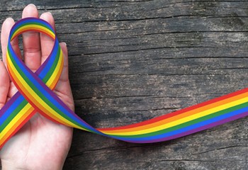 Homophobie: la France plonge au classement des pays LGBT-friendly