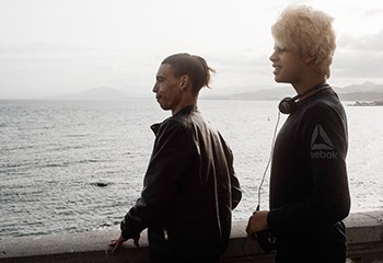 Une journée avec Ayoub et Maji, en exil à Ceuta et rêvant d'une vie meilleure