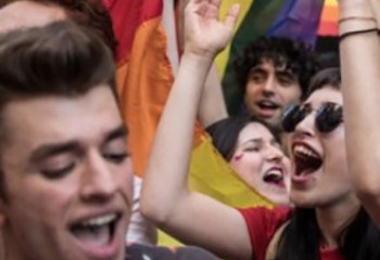Turquie Un tribunal d'Ankara lève l'interdiction des manifestations LGBT