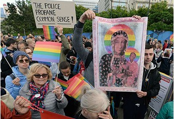 La communauté LGBT prise pour cible par les ultraconservateurs au pouvoir en Pologne