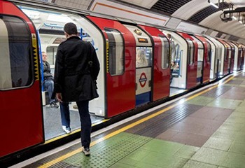 Le métro de Londres bannit les publicités de pays homophobes