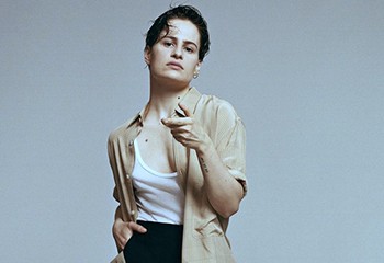 C and The Queens dénonce subir des attaques homophobes