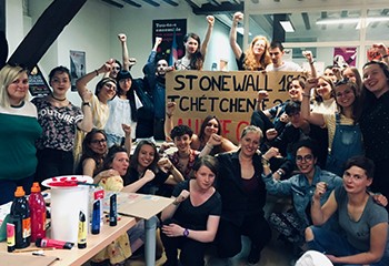 « Nous vivons un moment historique » : on a assisté à la préparation de la toute première Marche des fiertés à Amiens