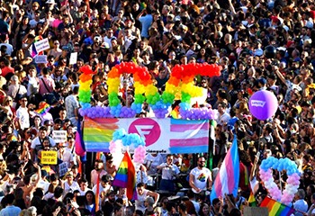 La gay pride de Madrid dédiée aux militants lgbt historiques