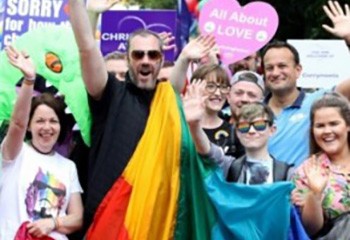 Irlande du Nord A Belfast, une Marche des Fiertés portée par la promesse du mariage pour tous
