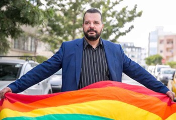L’avocat Mounir Baatour, ouvertement homosexuel, se présente à la présidentielle tunisienne, une première dans le monde arabe