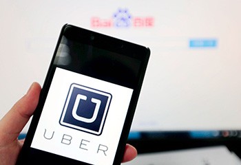 Une conductrice Uber force un couple de femmes à quitter sa voiture