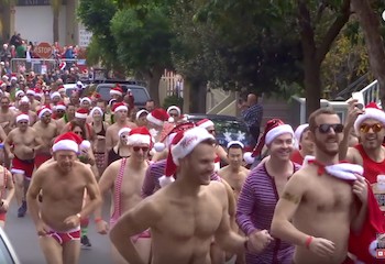 La course de rue des Pères Noël gay