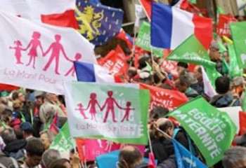 Quelques élus LR et RN dans le cortège anti-PMA pour toutes à Paris