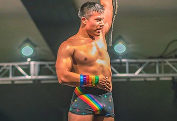 Jake Atlas, catcheur ouvertement gay, pourrait rejoindre la WWE