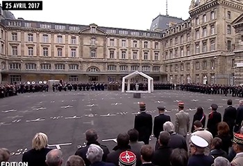 Des policier.ère.s LGBT+ témoignent devant la caméra de Cécile Patingre sur Public Sénat