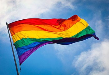 Paris, Londres et Prague dénoncent la discrimination contre les LGBT en Europe