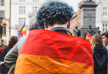 Pologne : manifestations de soutien après l'arrestation d'une militante LGBT+