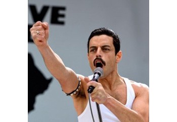 Des activistes protestent contre l'invisibilisation du sida de Freddie Mercury