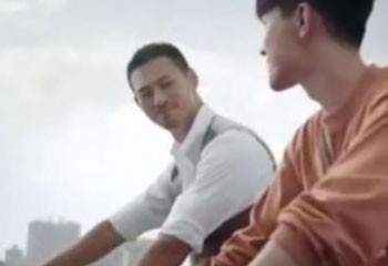 Business Un couple homo ou un père et son fils? Une pub Cartier moquée en Chine