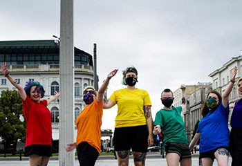 "Les agressions homophobes se multiplient" : des personnalités internationales dénoncent le gouvernement polonais