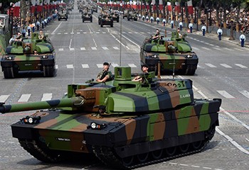 L’enquête édifiante de Têtu sur le tabou de l’homosexualité dans l’armée