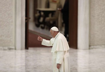 Union civile pour les couples homosexuels : « Le pape dit “oui” mais on reste des passagers clandestins au sein de l’Eglise »