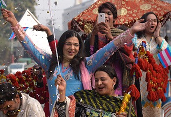 « Nous avons le droit de manifester » : première Marche des fiertés trans’ au Pakistan