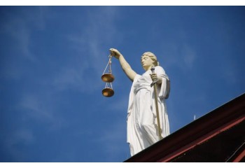 Paris : L'agresseur d'un responsable associatif LGBT condamné à cinq mois de prison avec sursis
