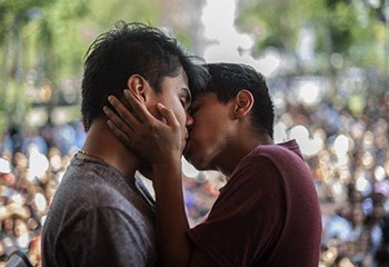Le tabou LGBT en Amérique latine David Pablos : «Il y a toujours une homophobie ambiante au Mexique»
