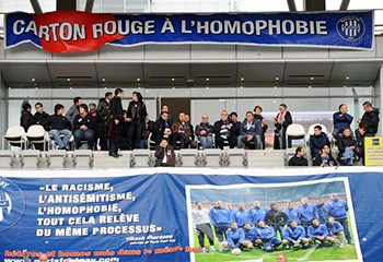 Football: 32 joueurs de Ligue 1 et de Ligue 2 s'engagent contre l'homophobie