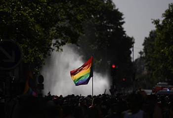 Rejet, agressions... Etat des lieux d'un an de discriminations envers les LGBT