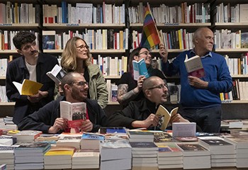 Paris : la librairie LGBTQ « Les Mots à la Bouche » lance une campagne de crowdfunding