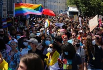 Gay Pride A la Marche des Fiertés de Lyon, la non-mixité fait débat