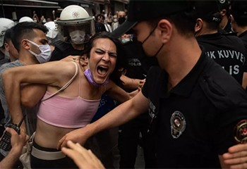 Turquie : des manifestants interpellés lors de la Marche des fiertés à Istanbul