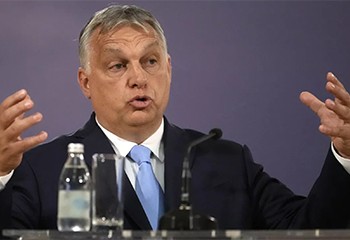 Loi homophobe en Hongrie : "En proposant ce référendum, Viktor Orban veut mobiliser son électorat et créer un faux débat"