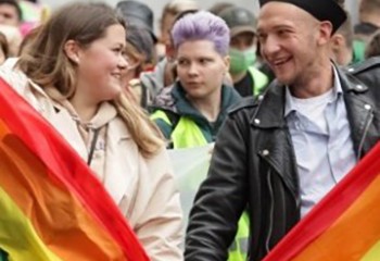 Ukraine 7.000 personnes ont défilé pour les droits LGBT à Kiev