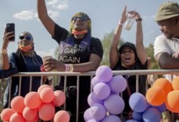 Afrique du Sud Joyeuse marche des fiertés LGBT à Soweto, lieu symbole du combat antiapartheid