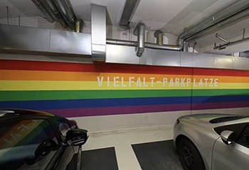 Allemagne : des places de parking rainbow pour la communauté LGBTI+