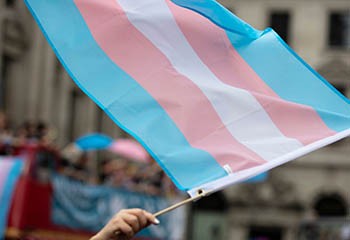 Une femme trans condamnée au Koweït pour « imitation du sexe opposé »