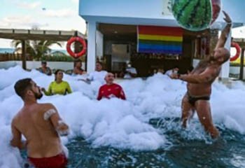 Le 1er hôtel LGBT de Cuba accueille les touristes, en attendant le mariage gay