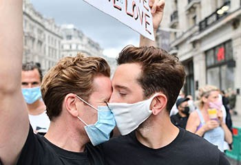 Au Royaume-Uni, associations et militants LGBT+ se battent pour interdire les thérapies de conversion