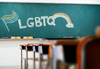 Lutte contre la haine anti-LGBT : des professeurs livrés à eux-mêmes