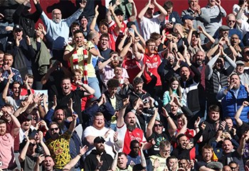 Premier League. Après ses chants homophobes, un supporter d’Arsenal banni à vie du stade de Brighton