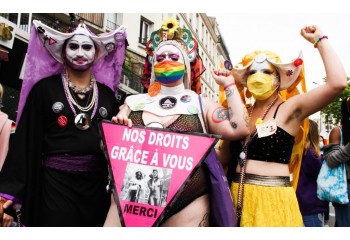 Second tour de la présidentielle : "Nous, LGBTQIA, ferons barrage à l'extrême droite"