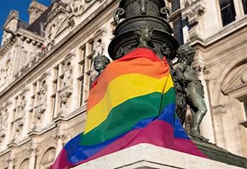 Journée contre l’homophobie et la transphobie : Paris remet un prix à trois organisations LGBTQI +