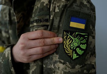 Guerre en Ukraine: ces soldats LGBT arborent une licorne en blason, et c'est plus qu'un symbole