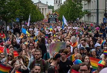 Lituanie: à Vilnius, la marche balte des fiertés réclame plus d'égalité pour les LGBT+