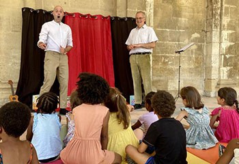 Bordeaux : des lectures théâtralisées pour « banaliser les familles homoparentales »