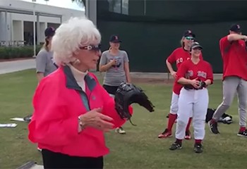 Etats-Unis : A 95 ans, la star du baseball Maybelle Blair fait son coming out