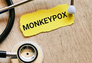 Monkeypox : la vaccination préventive va commencer la semaine prochaine en France