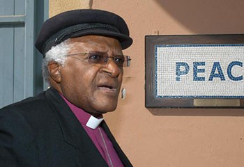 Angleterre : prêtre homosexuelle, la fille de Desmond Tutu interdite d’officier à l’enterrement de son parrain