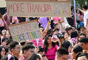 Singapour révoque une loi pénalisant l'homosexualité, mais inscrit l'interdiction du mariage pour tous dans sa Constitution